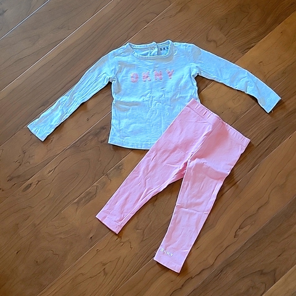 ❄️2/$10❄️DKNY Matching Set Baby Girl